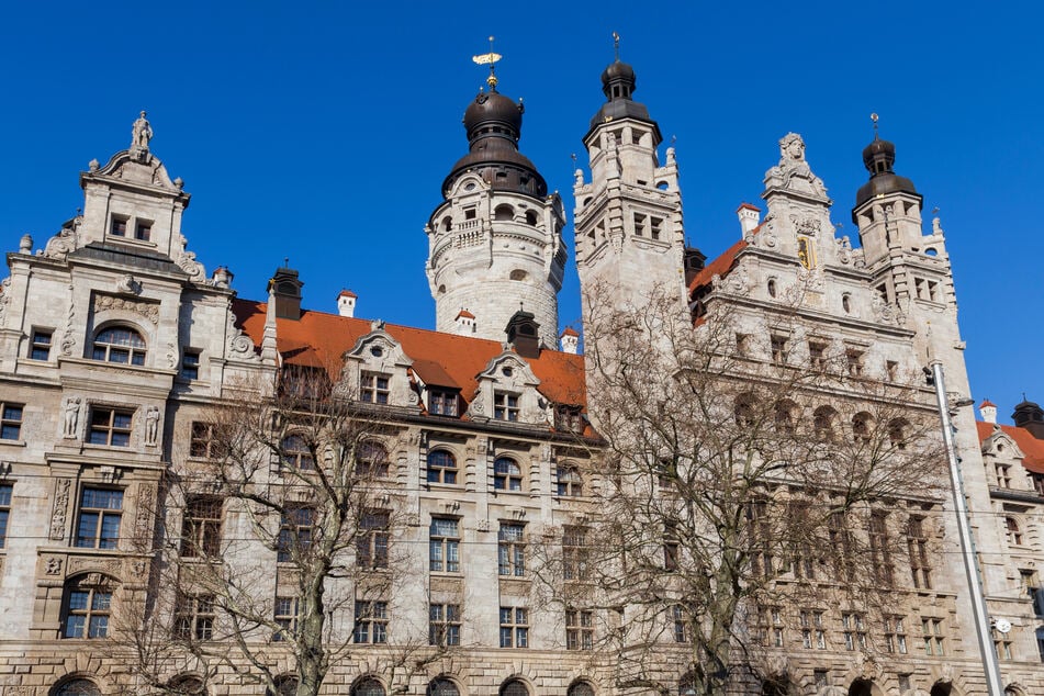 Den Schritt kündigte die Stadtspitze am Dienstag an. Zwar sei der Doppelhaushalt 2025/26 inzwischen genehmigt. Dieser erlaube jedoch keine zusätzlichen Ausgaben.