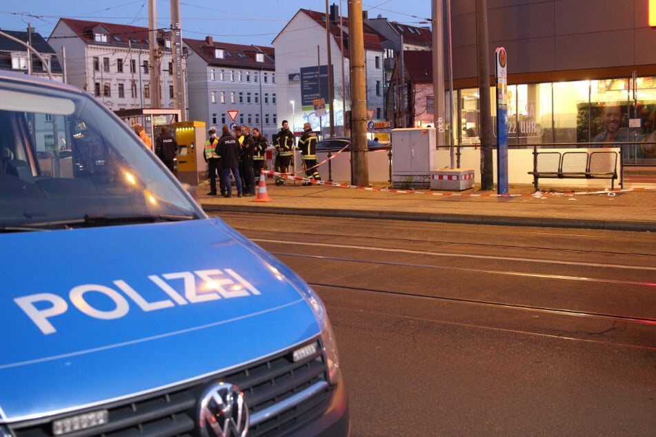 Großeinsatz der Leipziger Polizei an der Haltestelle "Adler".