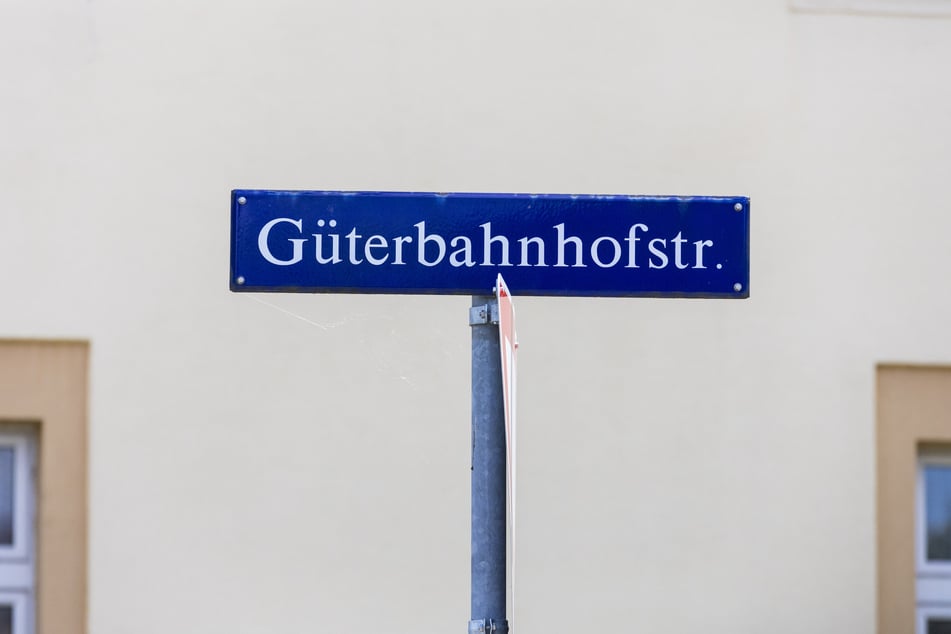 Auf der Güterbahnhofstraße in Heidenau spielten sich am vergangenen Mittwoch schreckliche Szenen ab. Der an dem Unfall beteiligte 83-jährige Radfahrer überlebte den Unfall nicht. (Symbolbild)