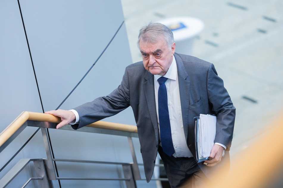 Möglicher Anschlag auf Deutzer Kirmes: NRW-Innenminister sieht keine Panne