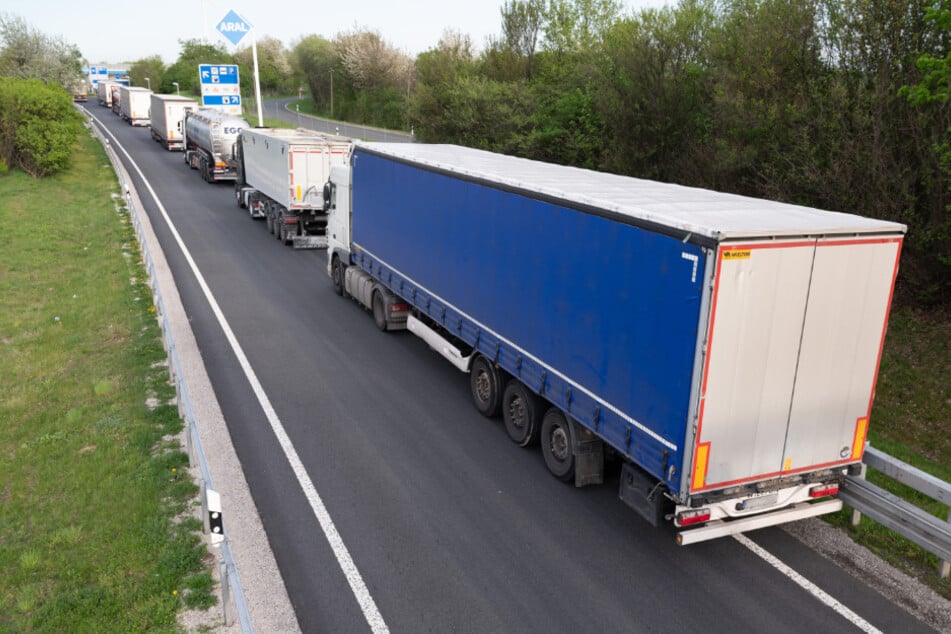 Spitzenreiter NRW: Hier müssen Lkw am häufigsten in Gefahrenzone parken