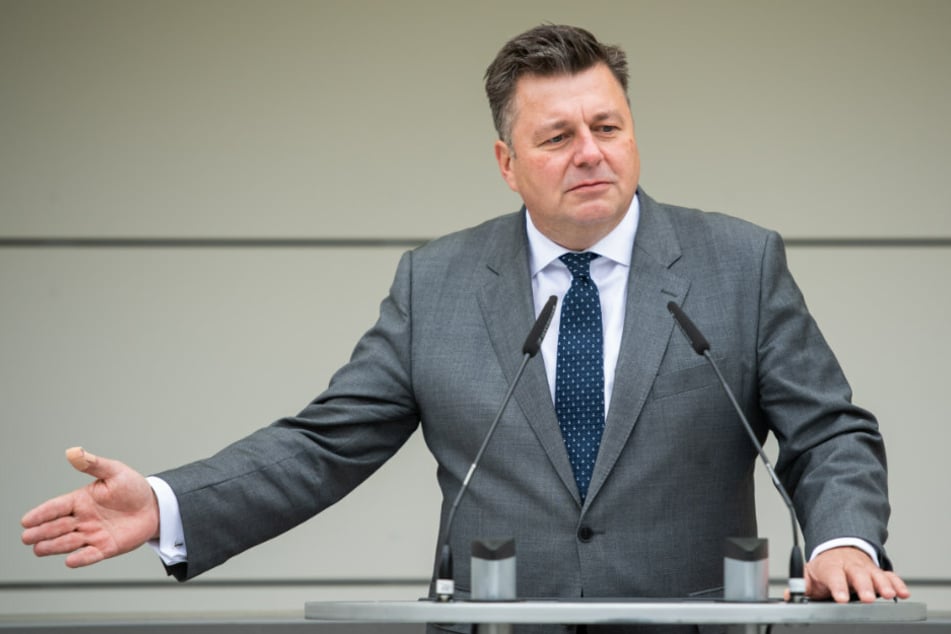 Berlins Innensenator Andreas Geisel (54, SPD) bezeichnet die Festnahme der drei Verdächtigen aus dem Berliner Clan-Milieu als Warnzeichen an die gesamte Szene.