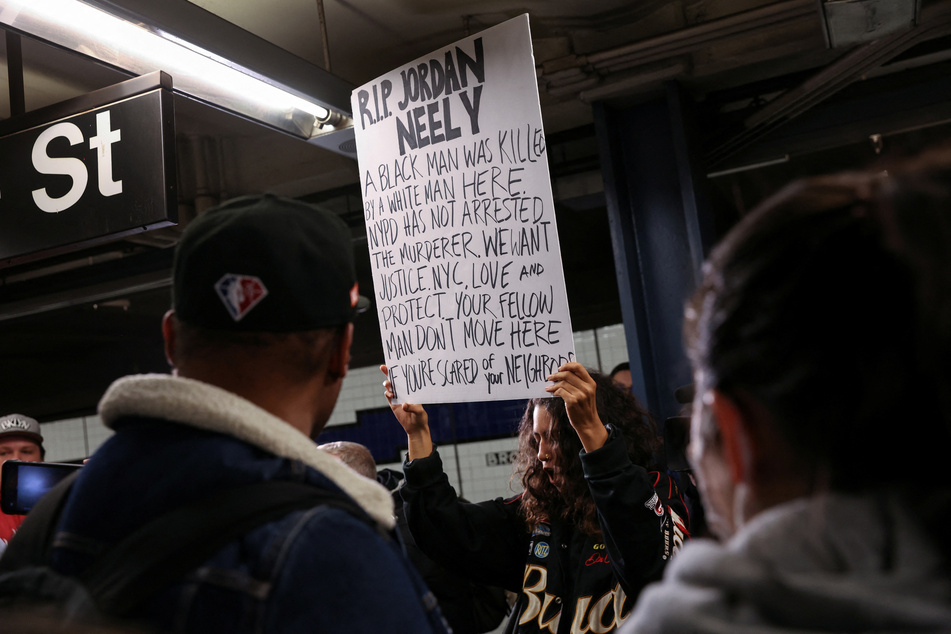 Anger Grows Over Chokehold Death Of Homeless Michael Jackson Impersonator  At Hands Of Marine On NYC Subway, News