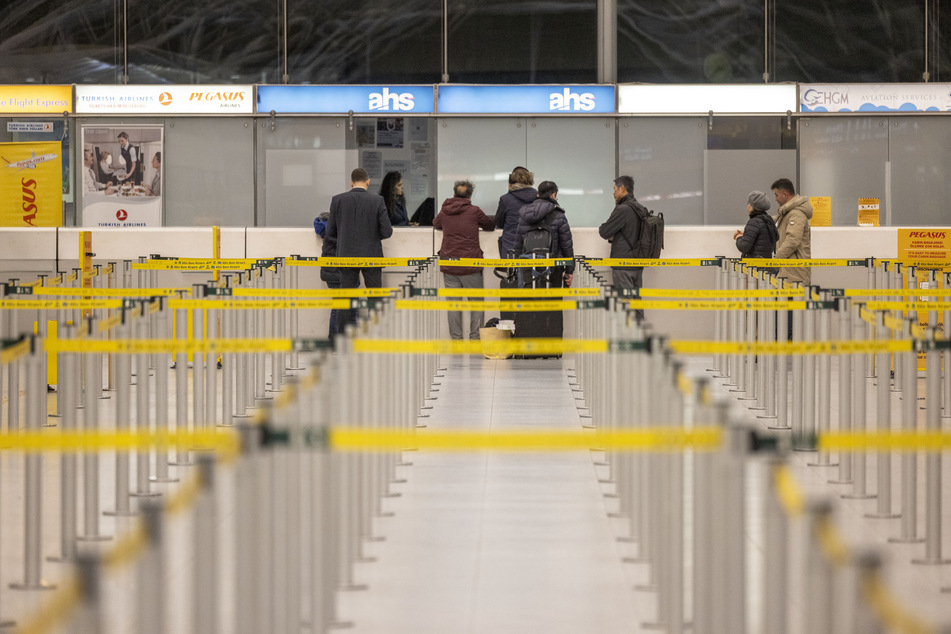 Am Flughafen Köln/Bonn werden die meisten Abflüge am heutigen Donnerstag aufgrund eines Streiks gestrichen oder umgeleitet.