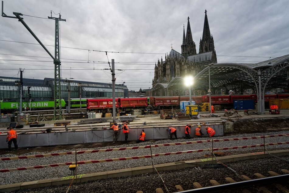 Am Kölner Hauptbahnhof rollt aktuell kein Regional- und Fernverkehr mehr.