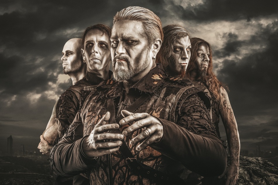 Im Rahmen ihrer "Wolfsherbst"-Tour stoppen Powerwolf in der QUARTERBACK Immobilien Arena Leipzig.