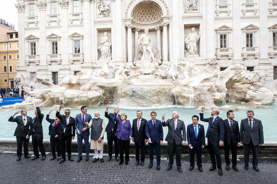 Auf ein Gruppenbild vor dem Trevi-Brunnen in Rom konnten sie sich einigen. Die Staats- und Regierungschefs beim G20-Gipfel.