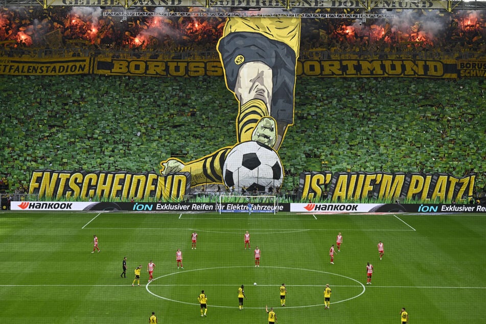Schöne Choreo: Die BVB-Fans zeigen, was entscheidend ist.