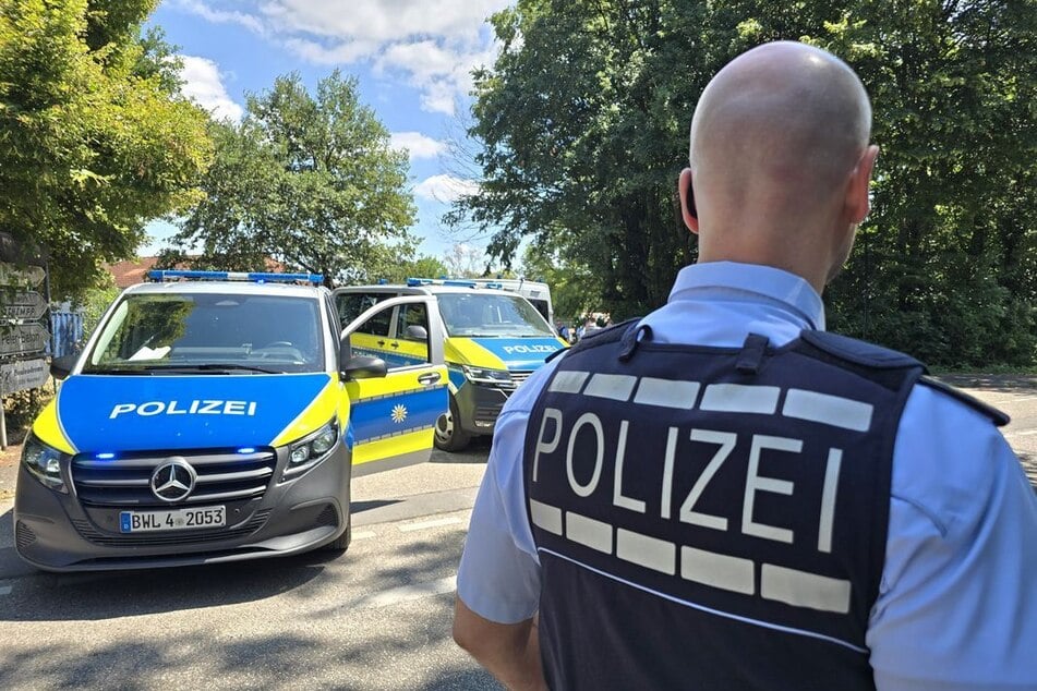 Die Polizei rückte zum Einsatzort in Karlsruhe aus.