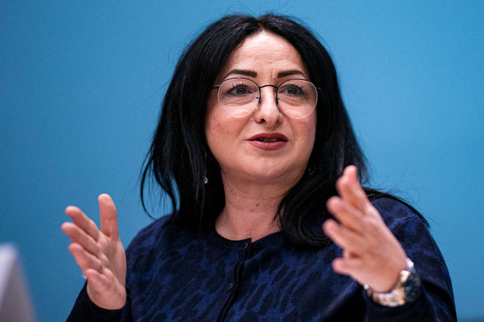 Berlins Gesundheitssenatorin Dilek Kalayci (54, SPD) hat Defizite beim Testangebot in den Außenbezirken eingeräumt.