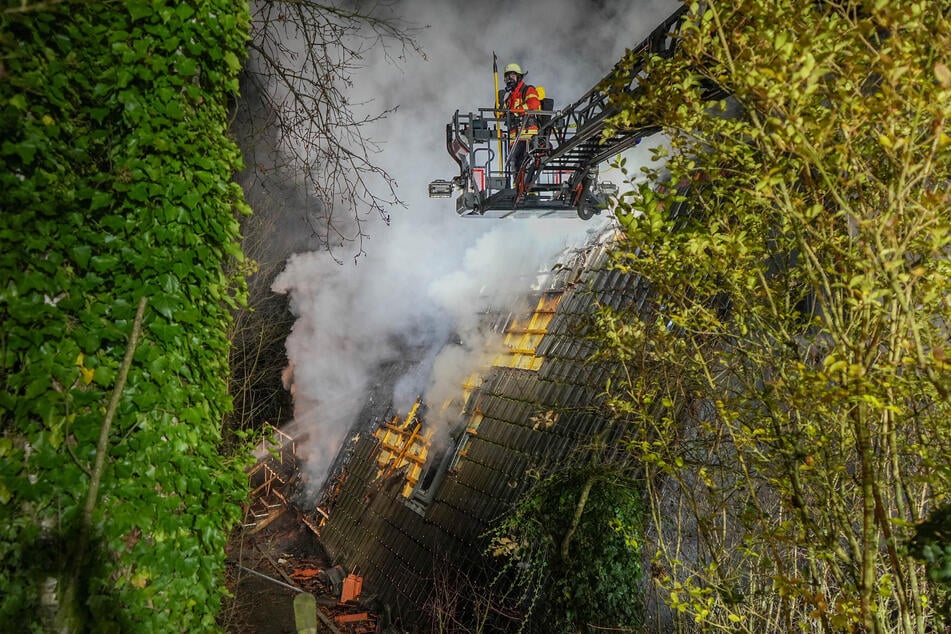 Dichte Rauchschwaden schossen aus dem Feriendomizil im Neckar-Odenwald-Kreis.