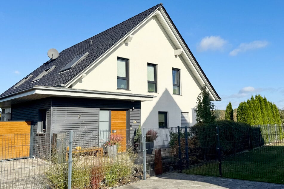 Kunden vertrauen auf die Qualität und Präzision der Magdeburger Massivhaus GmbH.