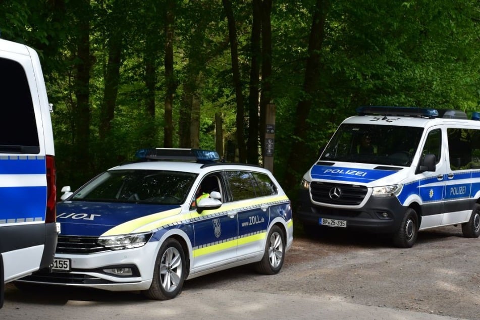 In mehreren Logistikzentren wurden Personen überprüft und Beweismittel sichergestellt. Die Ermittlungen laufen weiter.