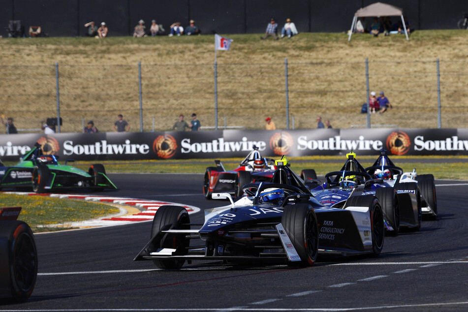 Sam Bird (36) wurde beim E-Prix in Rom zum Pechvogel: Er verlor die Kontrolle über sein Fahrzeug und verursachte einen Mega-Crash.