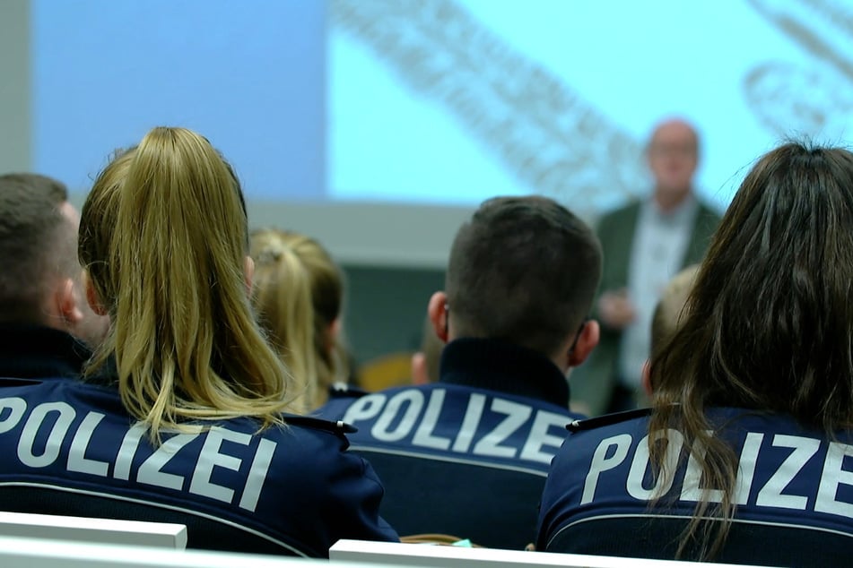 Das Studium verbindet Theorie und Praxis und macht fit für den anspruchsvollen Polizeidienst.