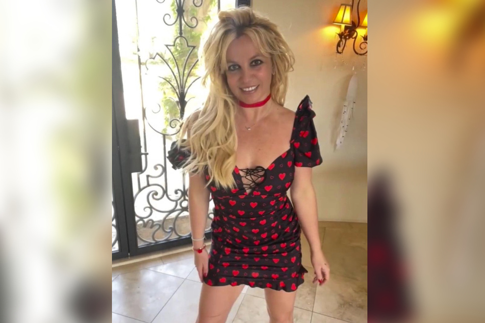 Britney Spears (40) verkündete ihre Schwangerschaft auf Instagram: Ein richtiger Babybauch lässt sich noch nicht erkennen.