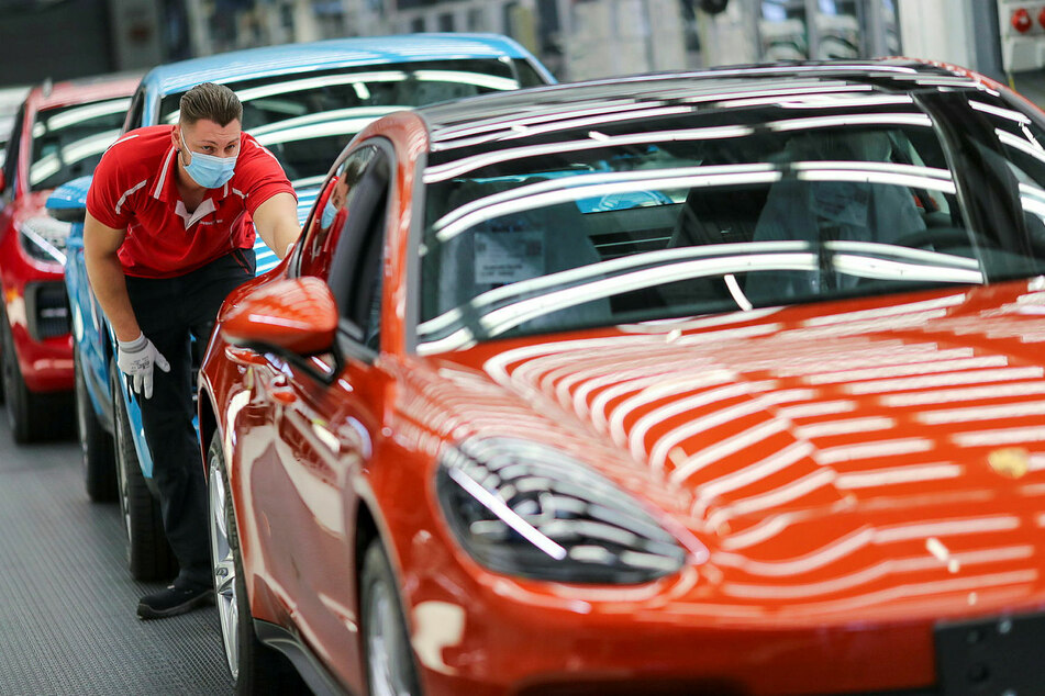 Die wöchentliche Arbeitszeit im Leipziger Porsche-Werk wird ab 2025 auf 35 Stunden verkürzt.