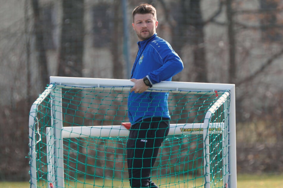 CFC-Coach Daniel Berlinski räumt die Tore nicht weg - es wird weiter trainiert und getestet.