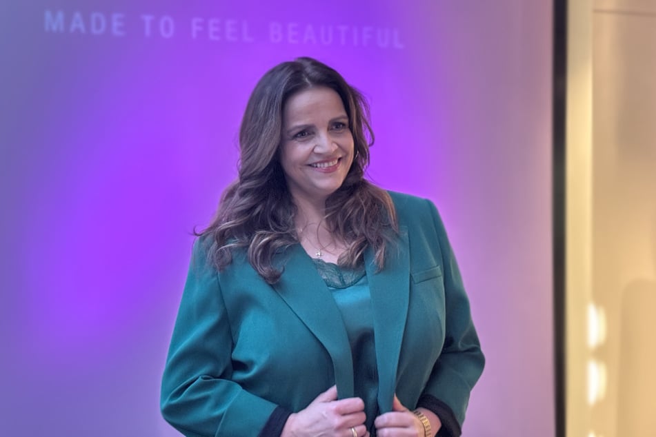 Auch Schauspielerin Rebecca Immanuel (55, "Notruf Hafenkante") feierte die Eröffnung des neuen "RIANI"-Stores in den Hohen Bleichen.