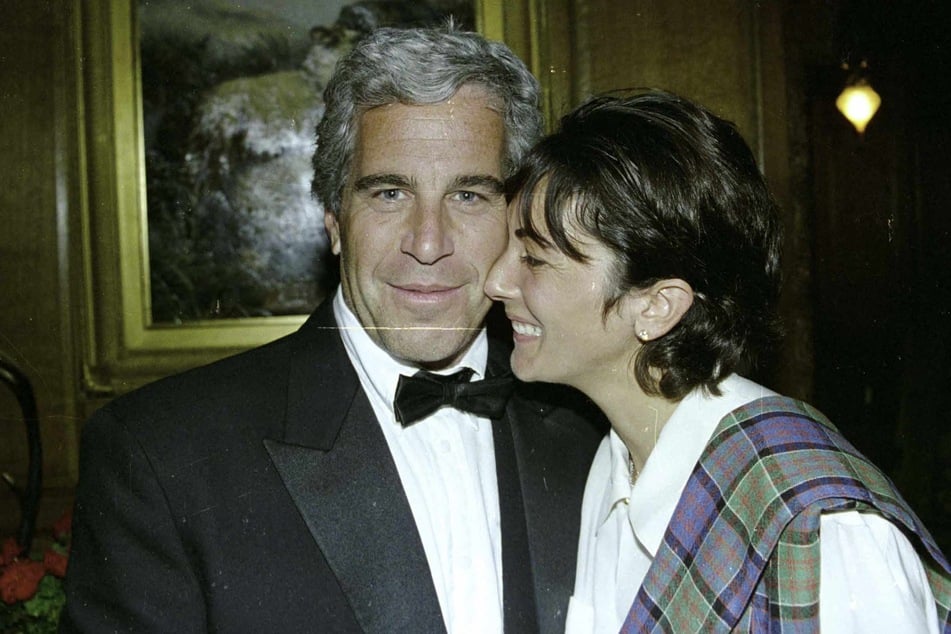 This undated trial evidence image obtained December 8, 2021, from the US District Court for the Southern District of New York shows British socialite Ghislaine Maxwell (r.) and US financier Jeffrey Epstein (l.)