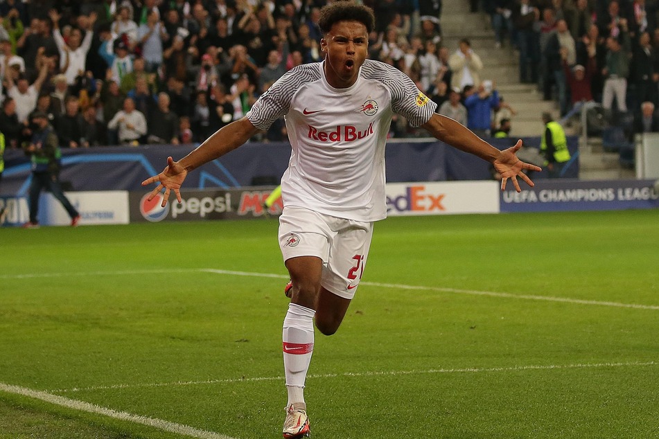 Karim Adeyemi (20) sieht seine Zukunft wohl bei Borussia Dortmund. Doch der Transfer stockt.