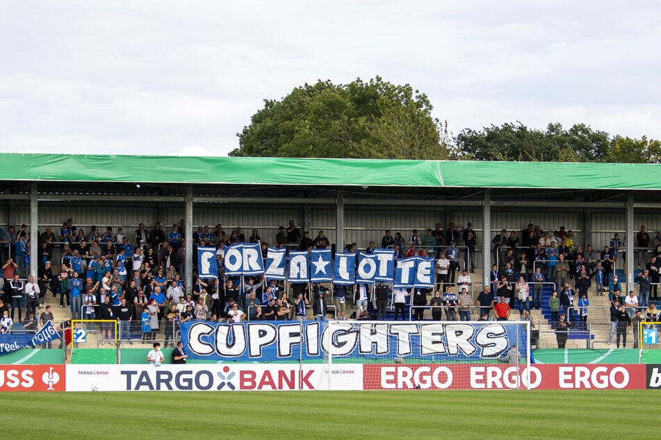 Die Sportfreunde Lotte sorgten im deutschen Fußball neben ihrem Drittliga-Intermezzo auch im DFB-Pokal für Furore: 2016/17 zogen die Westfalen ins Viertelfinale ein. (Archivbild)