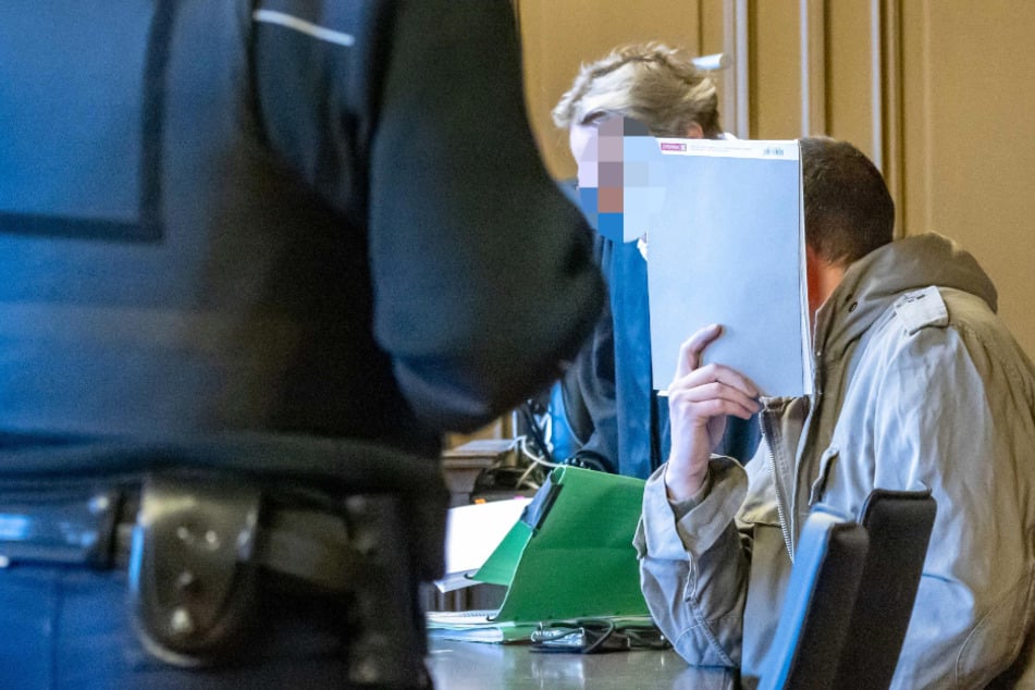 Er verging sich an einem Mädchen, auf das er aufpassen sollte: Haftstrafe für Kinderschänder