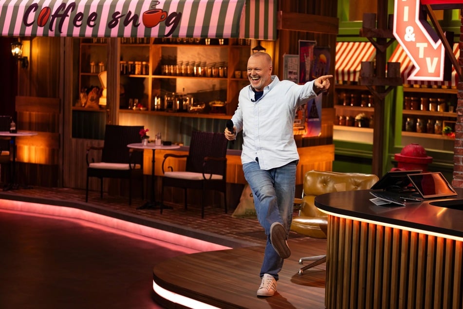 Ist bekannt für seine musikalischen Einlagen: Stefan Raab (57) singt auch in seiner neuen Show immer wieder selbst komponierte Lieder und Parodien.