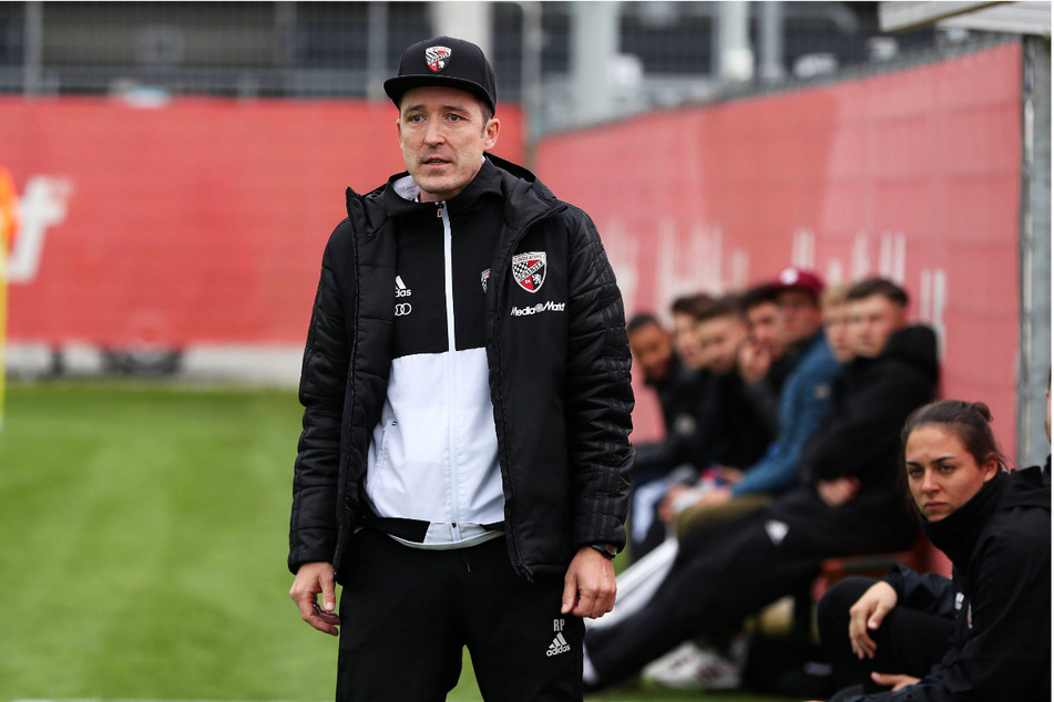 Der bisherige U19-Coach Roberto Pätzold (41, l.) darf sich nun als Trainer im Profibereich beweisen.