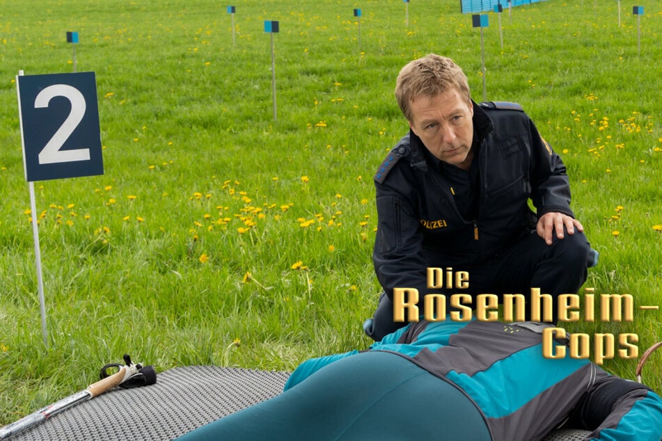 Rosenheim-Cops: "Rosenheim-Cops": Michi Mohr entdeckt toten Biathleten am Wegesrand