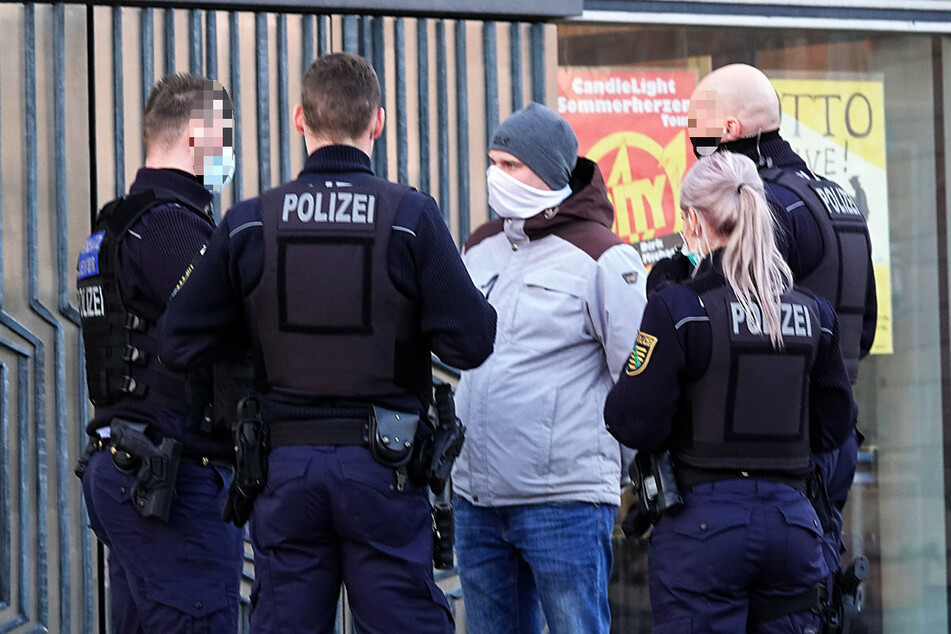 Zuletzt fiel Robert Andres (31, Pro Chemnitz) in der Stadtratssitzung negativ auf, weil er nicht konsequent Maske tragen wollte.