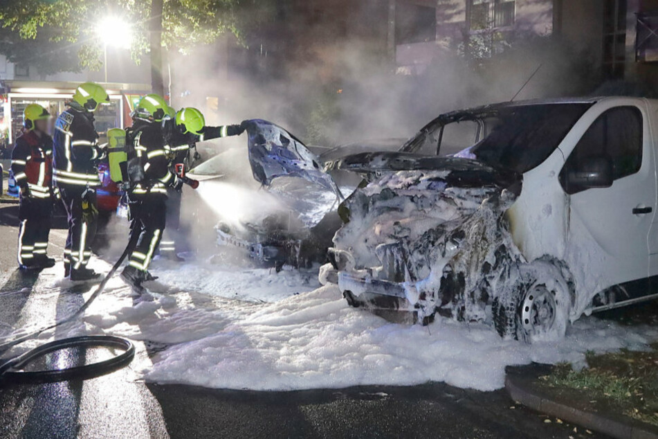 Chemnitz: War es Brandstiftung? Wieder zwei Autos in Chemnitz ausgebrannt