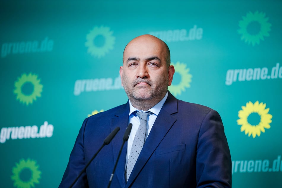 Green leader Omid Nouripur (46).