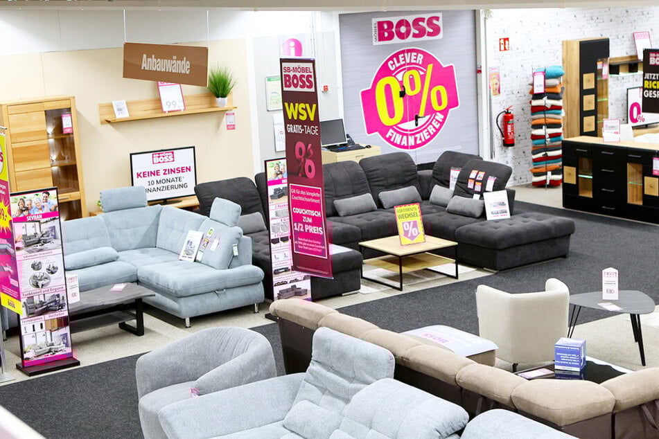 Wegen dieser Aktion rennen die Leute am Sonntag (29.3.) zu Möbel Boss