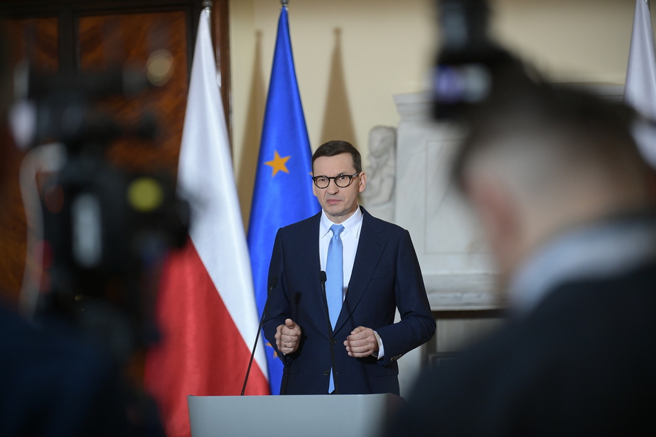Polens Regierungschef Mateusz Morawiecki (53).