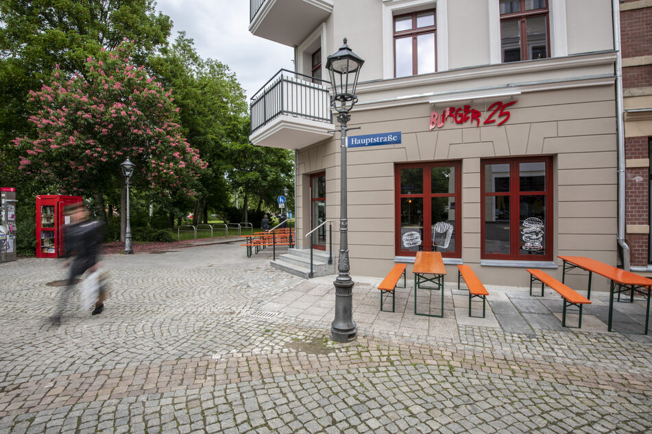 An der Ecke Hauptstraße und Schumannplatz in Zwickau wurde Burger25 eröffnet. Hier gibt es Burger, Wraps und Snacks.