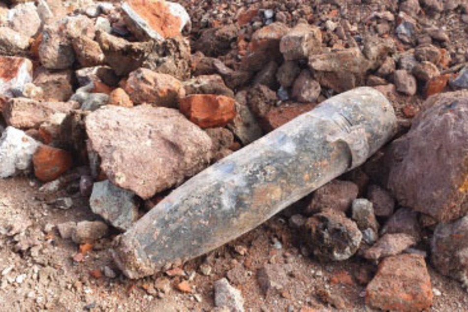 Bei Bauarbeiten am Hartmannplatz in Chemnitz wurde eine Granate gefunden.