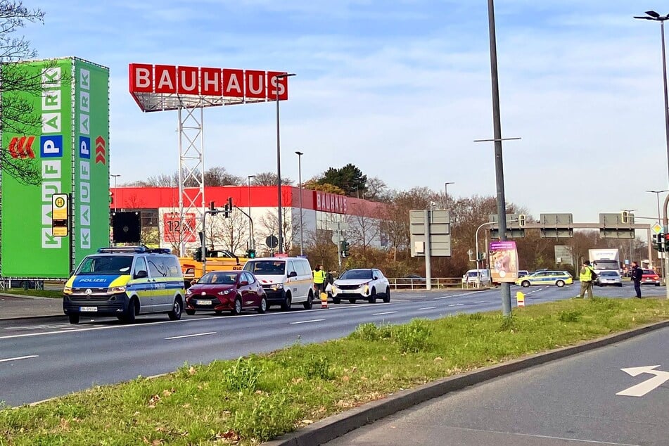 An der Dohnaer Straße gab es am Donnerstagmorgen einen Unfall an einer Fußgängerampel.