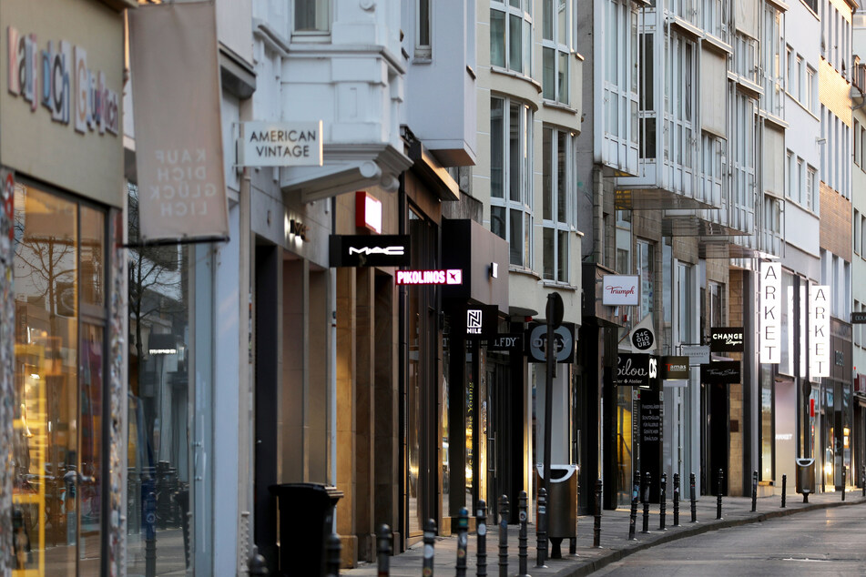 Das "Café de Paris" liegt mitten auf der Ehrenstraße im Herzen Kölns und ist bei vielen Influencern und Promis beliebt.