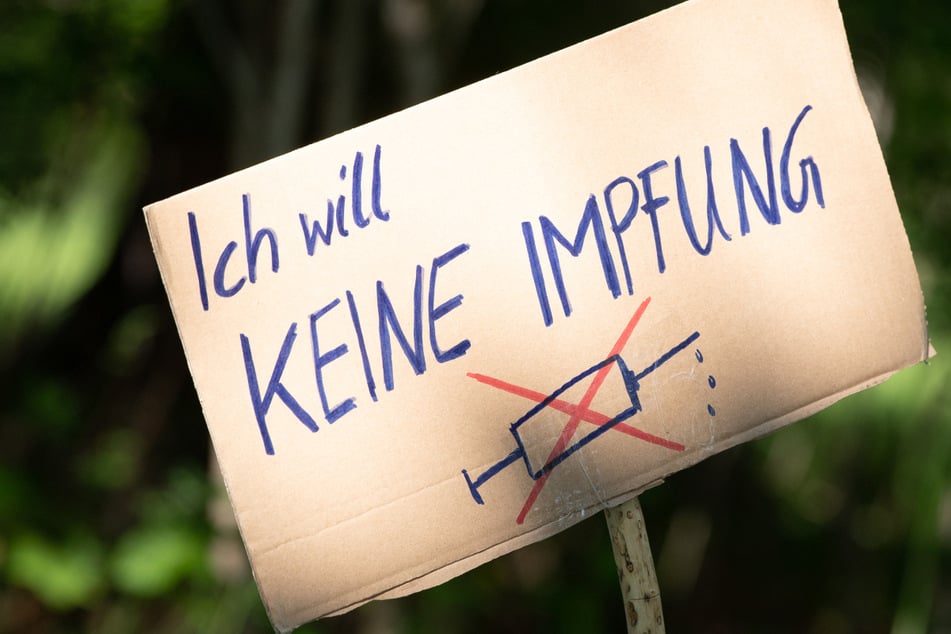Bei der Impfaktion in Freiburg kam es zu verbalen Auseinandersetzungen mit Impfgegnern. (Symbolbild)