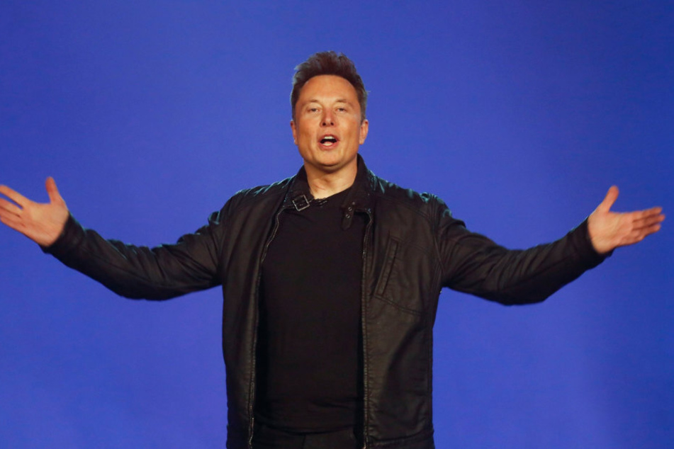 Elon Musk (49, CEO von Tesla) will das künftige Werk des Elektroauto-Herstellers bei Berlin auch zur weltgrößten Batteriefabrik machen.