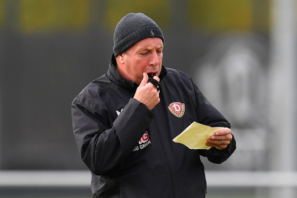 Der aktuelle Arbeitsvertrag von Coach Markus Kauczinski (51) bei Dynamo Dresden endet am 30. Juni. Noch ist unklar, ob der Kontrakt verlängert wird, sowohl Kauczinski als auch die Vereinsführung schweigen zu diesem brisanten Thema.