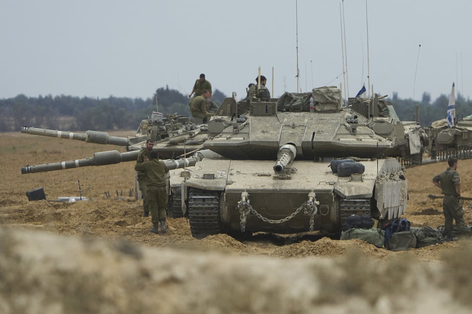 Eine neue Offensive im Gazastreifen soll bevorstehen. Schon jetzt greift die israelische Armee massiv an.