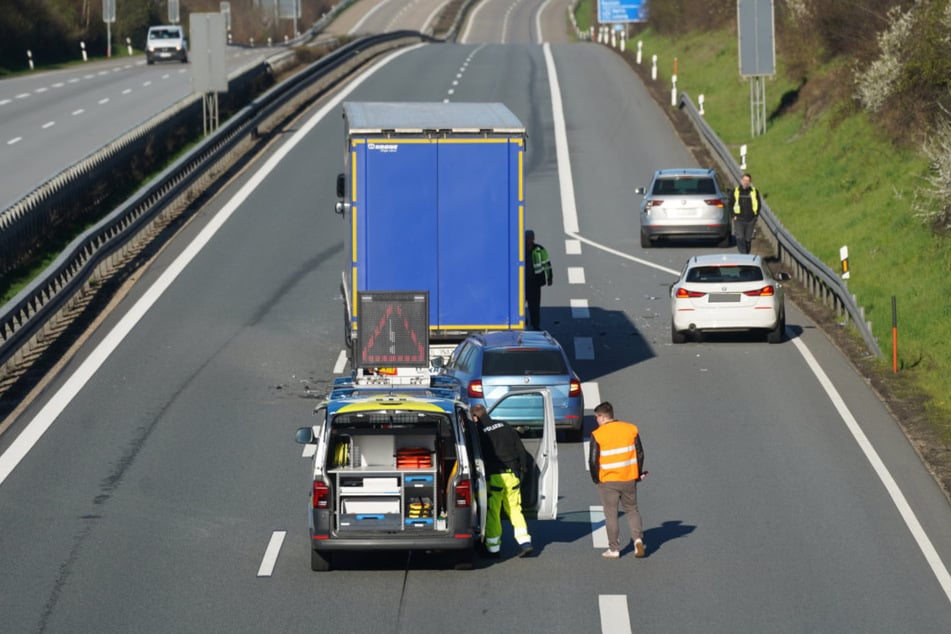 Auf der A4 hat es am Dienstagmorgen ordentlich gekracht.