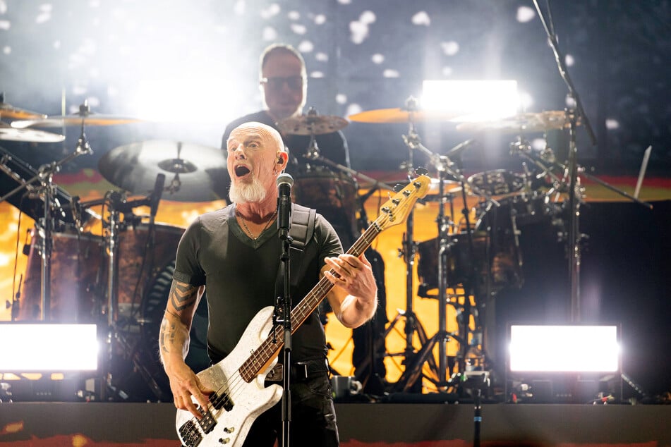 Björn Both (61) hat mit seiner Band bekannte Songs neu aufgelegt.