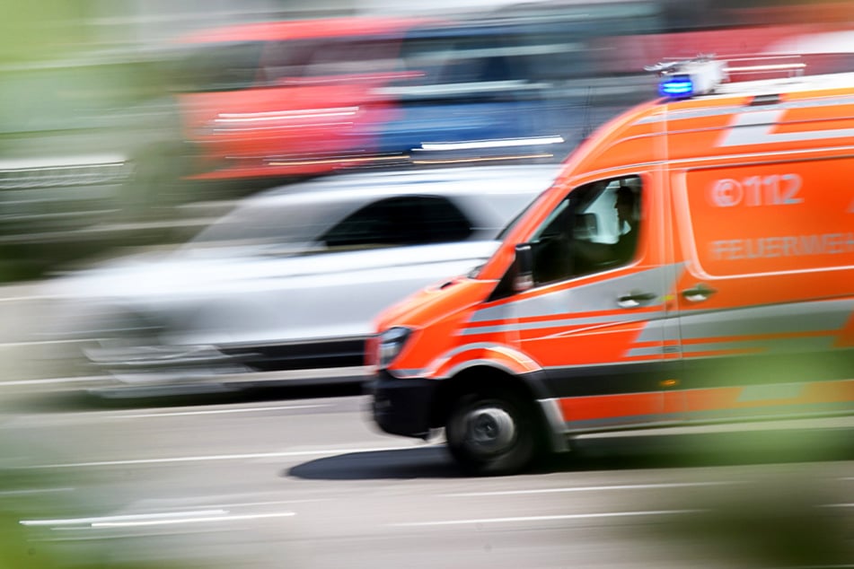 Unfall in Sachsen: Suff-Fahrerin erfasst neunjährigen Jungen!