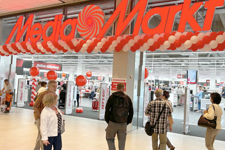 MediaMarkt Dresden - im Kaufpark Dresden, Dohnaer Straße 246.