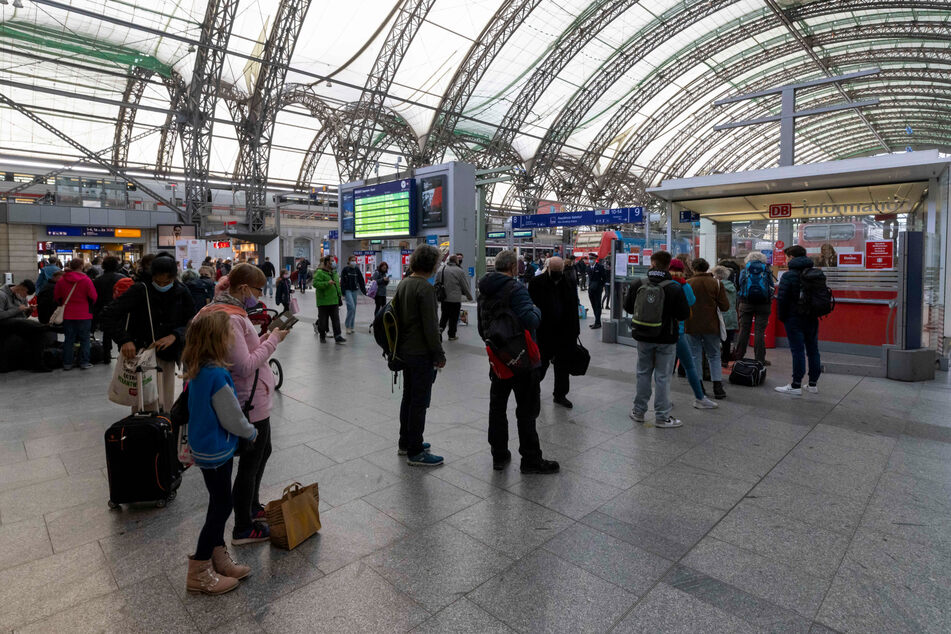 Zugausfälle führten zu Schlangen am Hauptbahnhof.