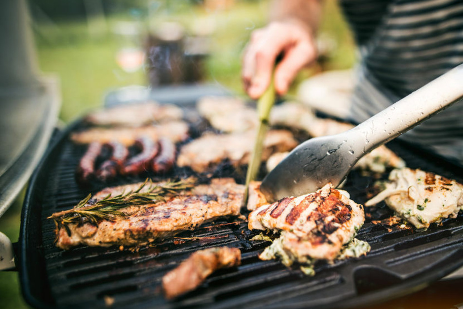 Am letzten Quarantäne-Tag wurde in einer Straße im Neustadt am Rennsteig eine Grillparty gefeiert (Symbolbild).