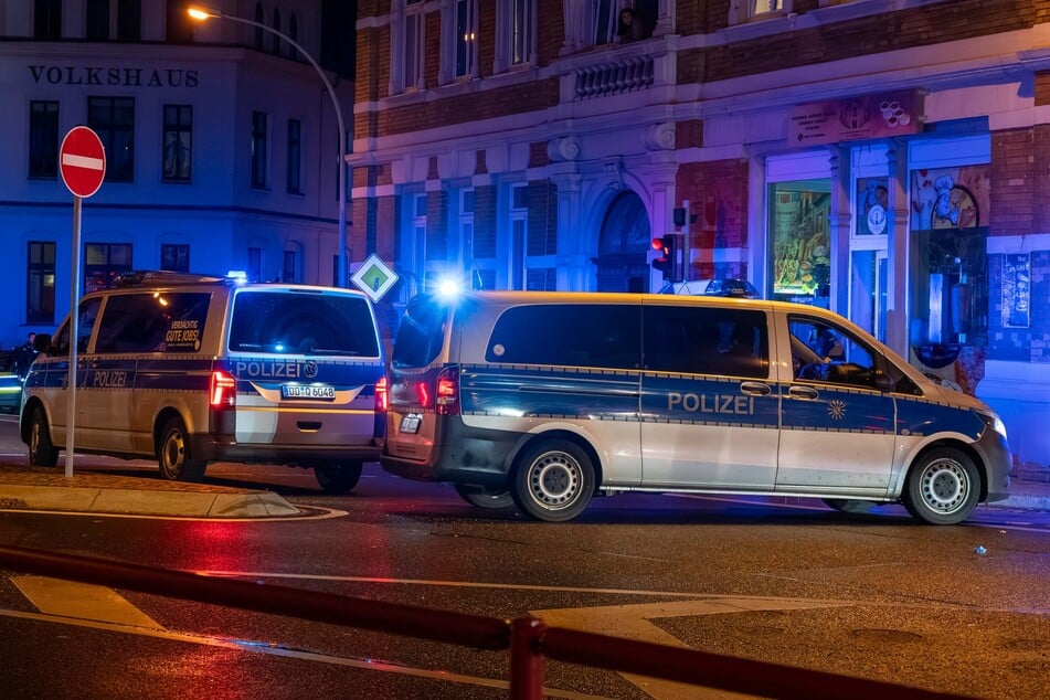 In einem Imbiss in der Burgstraße kam es am Samstagabend zu einem Streit unter vier Personen.